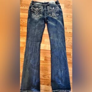 Miss Me Women's Blue Jeans
Mid rise Boot size 29
